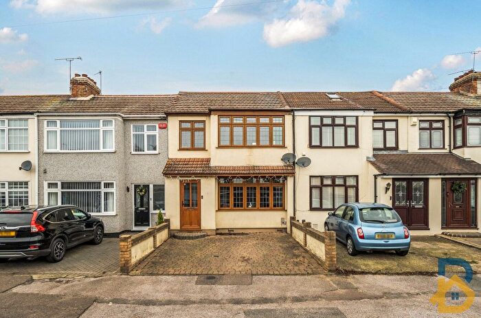 3 Bedroom Terraced House For Sale In Laburnum Avenue, Hornchurch, RM12