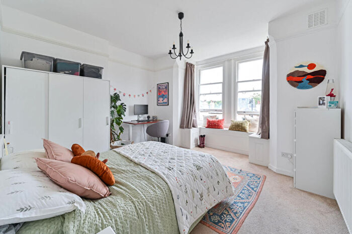 1 Bedroom Flat For Sale In Gipsy Hill, London, SE19