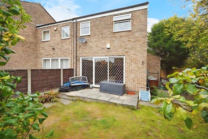 3 Bedroom End Of Terrace House For Sale In Willow Garth Avenue, Leeds, West Yorkshire, LS14