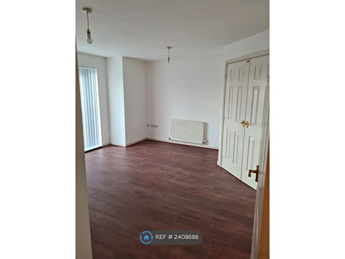 2 Bedroom Flat To Rent In Keane Court, Manchester, M8