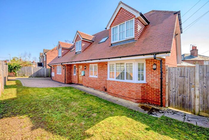 4 Bedroom Detached House For Sale In Grove Road, Emmer Green, RG4