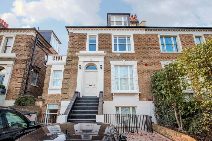 3 Bedroom Flat To Rent In The Grove, Ealing, W5