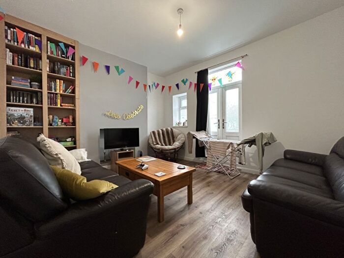 4 Bedroom End Of Terrace House To Rent In Allensbank Road, Heath, CF14
