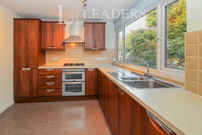 3 Bedroom Town House To Rent In Alpine Court, Kenilworth, CV8