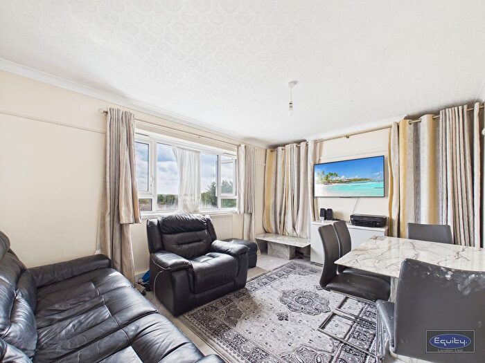 3 Bedroom Flat For Sale In Bexley Road, London, SE9