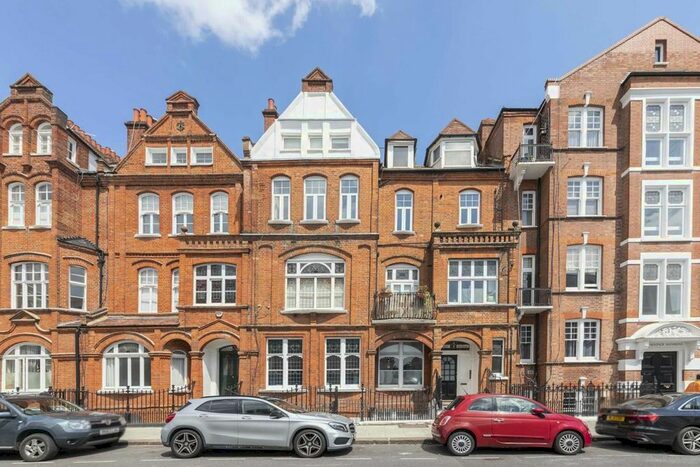 1 Bedroom Flat For Sale In Challoner Street, London, W14