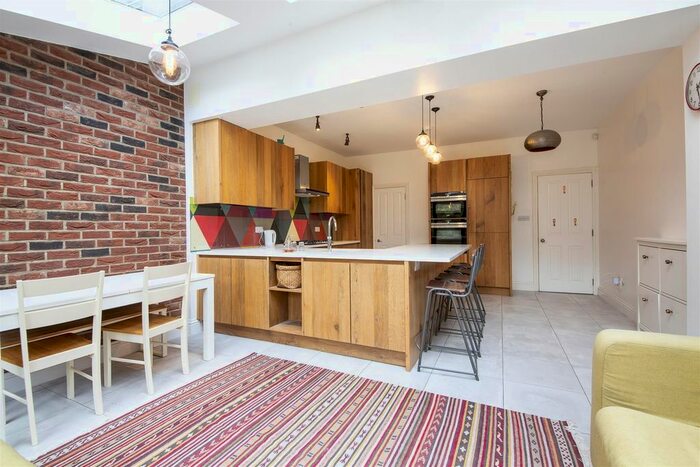 3 Bedroom Property To Rent In Gassiot Road, London, SW17