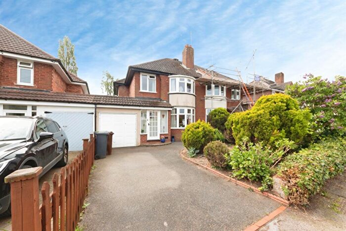 3 Bedroom Semi Detached House For Sale In Arnold Road, Shirley, Solihull, B90