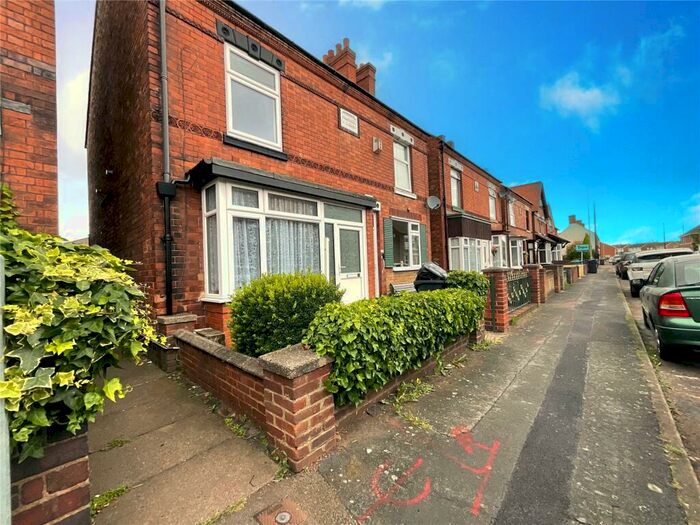 3 Bedroom Semi-Detached House To Rent In Argyle Street, Tamworth, Staffordshire, B77