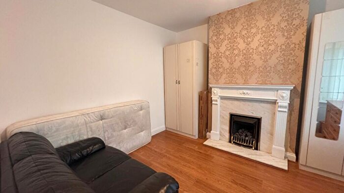4 Bedroom Terraced House To Rent In Geneva Gardens, Romford, London, RM6