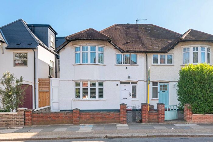 3 Bedroom Semi Detached House For Sale In Melrose Avenue, Willesden Green, London, NW2