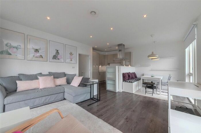 2 Bedroom Flat To Rent In Boyd Building, Frobisher Yard, London, E16