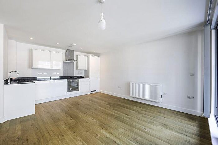 1 Bedroom Flat To Rent In High Street, Redhill, RH1
