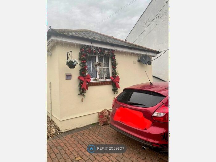 2 Bedroom Bungalow To Rent In The Street, Upchurch, ME9