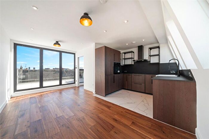 4 Bedroom Maisonette To Rent In Islington Park Mews, London, N1