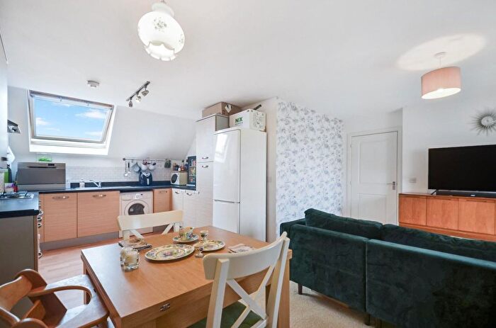 2 Bedroom Flat For Sale In Fawn House, Albacore Way, Hayes, UB3