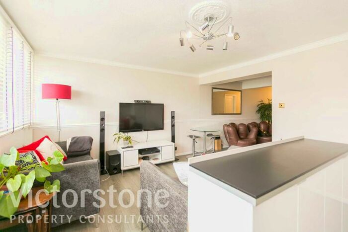 4 Bedroom Apartment To Rent In Roslin House, Brodlove Lane, Shadwell, London, E1W