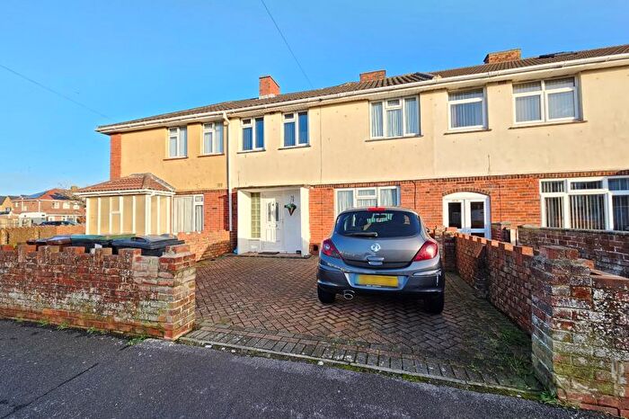 3 Bedroom Terraced House For Sale In Elmore Road, Lee-On-The-Solent, PO13