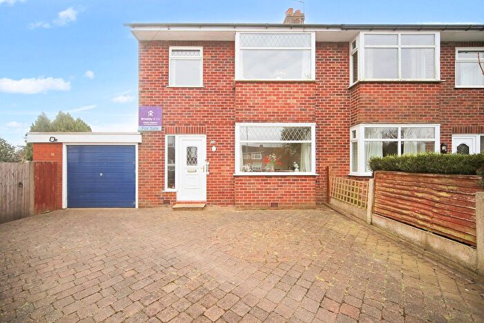 3 Bedroom Semi-Detached House For Sale In Greenways, Billinge, WN5