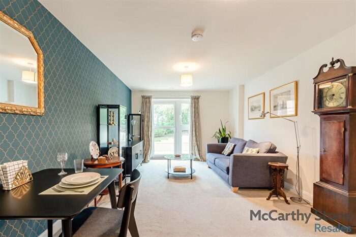 1 Bedroom Apartment For Sale In Bluebell House, Barnsdale Drive, Westcroft, Milton Keynes, MK4