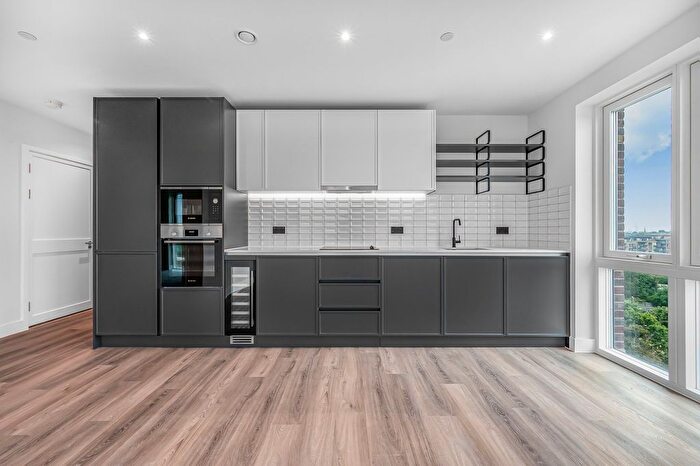 3 Bedroom Flat To Rent In Cairncross House, Townsend Road, SE3