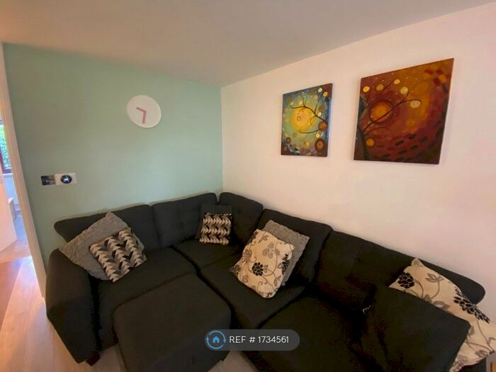 1 Bedroom Flat To Rent In Elmwood Court, London, E10