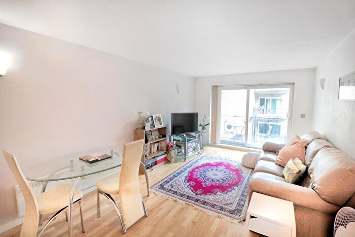 1 Bedroom Flat To Rent In The Grainstore, Western Gateway, Excel, London, E16