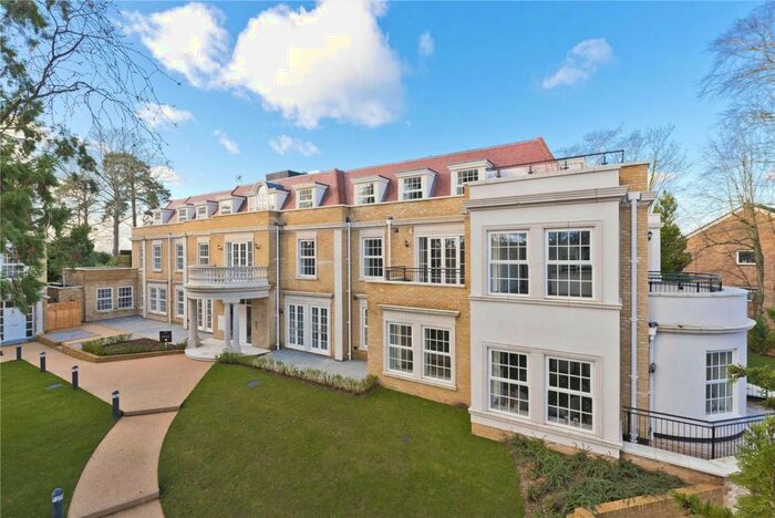 2 Bedroom Flat To Rent In Ridgewood, Brooklands Road, Weybridge, Surrey, KT13