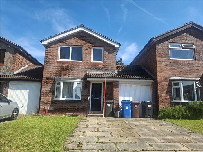 3 Bedroom Semi-Detached House For Sale In Kiln Croft, Clayton-Le-Woods, Chorley, Lancashire, PR6