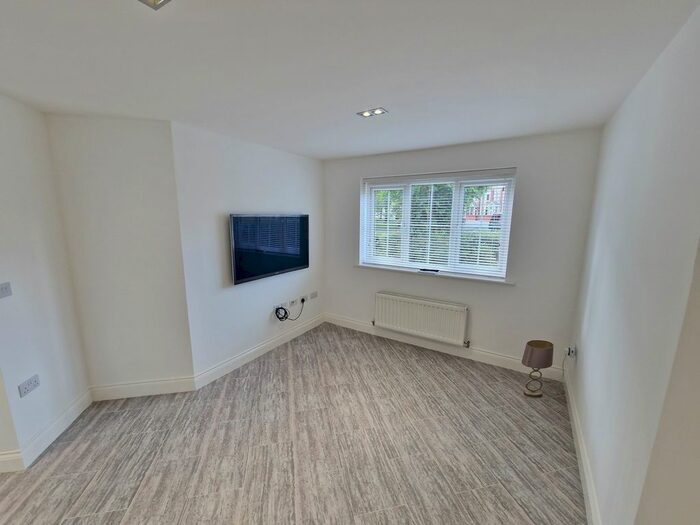 2 Bedroom Flat To Rent In Edendale Avenue, Blyth, NE24