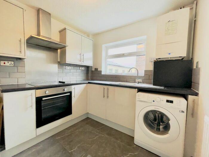 2 Bedroom Flat To Rent In Clarendon Road, Luton, LU2