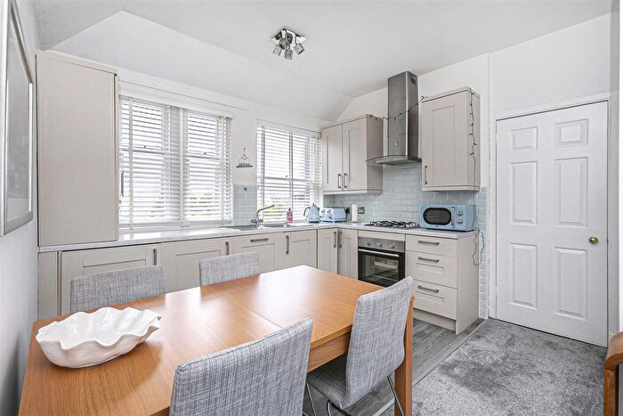 2 Bedroom Flat To Rent In Chapmans Place, Elie, Leven, KY9