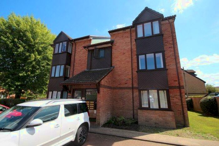 Studio To Rent In Manorfields, Horsham, RH13