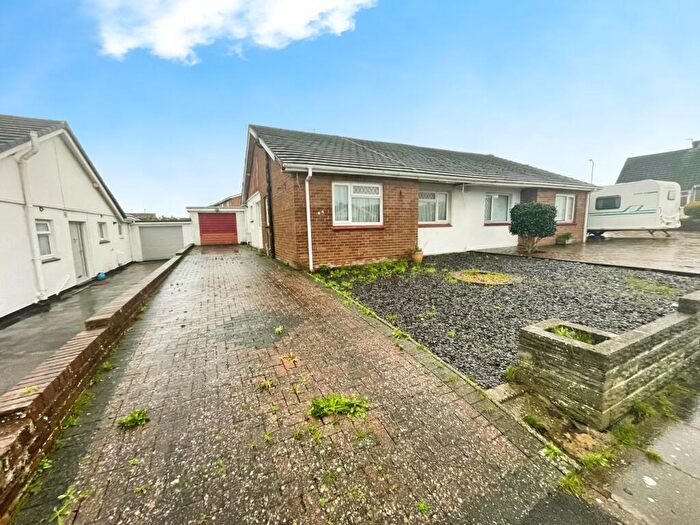 2 Bedroom Semi-Detached Bungalow For Sale In West End Avenue, Porthcawl, CF36