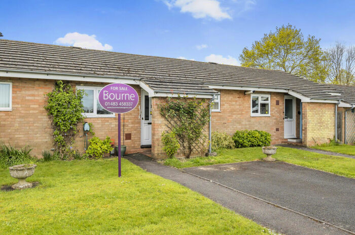 1 Bedroom Bungalow For Sale In Powell Close, Guildford, Surrey, GU2