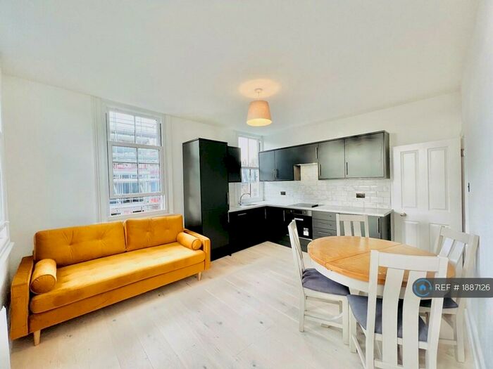 3 Bedroom Flat To Rent In Hoxton Street, London, N1