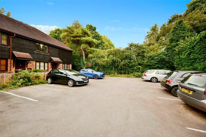 1 Bedroom Flat For Sale In Ham Lane, Lenham, Maidstone, Kent, ME17