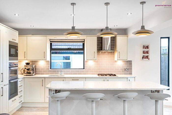 4 Bedroom Semi Detached House To Rent In Fonthill Road, Hove, BN3