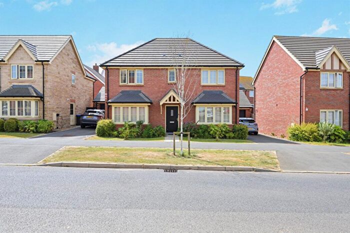 4 Bedroom Detached House For Sale In Home Farm Drive, Boughton, Northampton, NN2