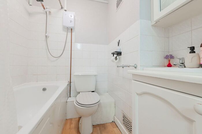 1 Bedroom Flat For Sale In Dornan House, The Avenue, Southampton, SO17