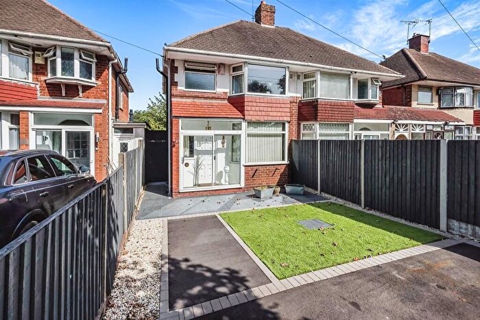3 Bedroom Semi-Detached House For Sale In Melton Avenue, Solihull, B92