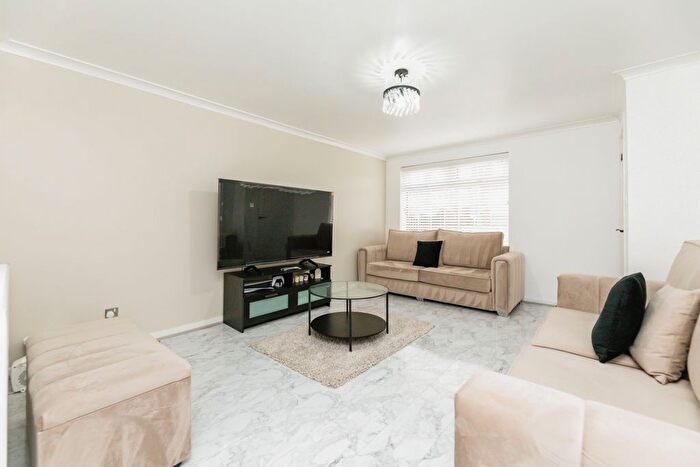 3 Bedroom Semi-Detached House For Sale In Jubilee Road, Sheffield, South Yorkshire, S9