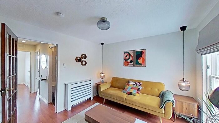 1 Bedroom Flat To Rent In High Street, Musselburgh, East Lothian, EH21