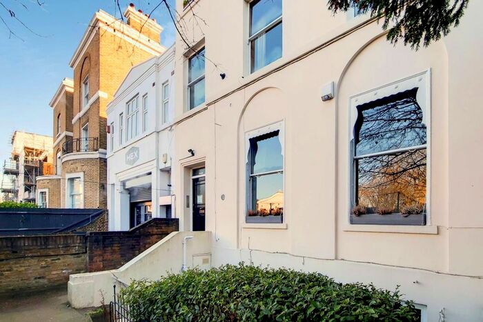 2 Bedroom Flat To Rent In Clapham Road, Clapham, London, SW9