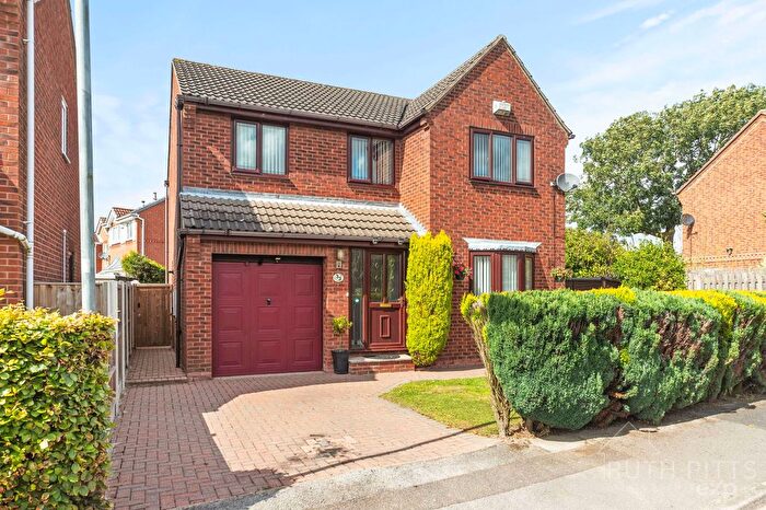 4 Bedroom Detached House For Sale In Norwood Drive, Brierley, S72