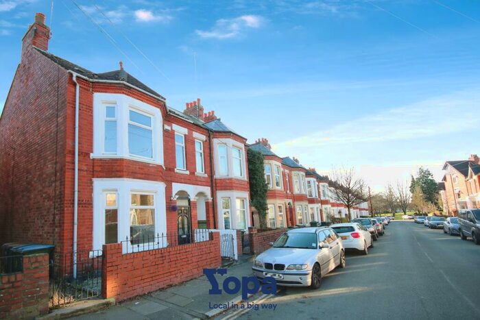 3 Bedroom Semi-Detached House For Sale In Harefield Road, Coventry, CV2