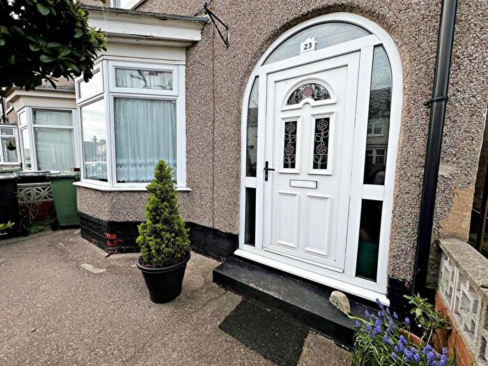 3 Bedroom End Of Terrace House For Sale In Warneford Road, Cleethorpes, N.E. Lincs, DN35