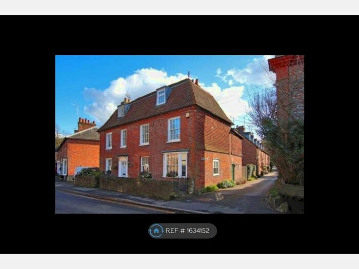 3 Bedroom Semi-Detached House To Rent In Lockyer Place, Westerham, TN16