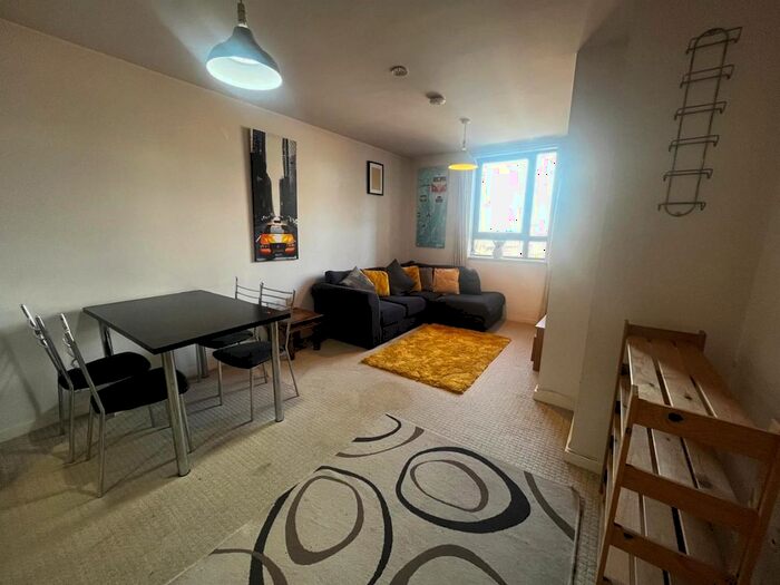 2 Bedroom Flat To Rent In Blantyre Street, Manchester, M15