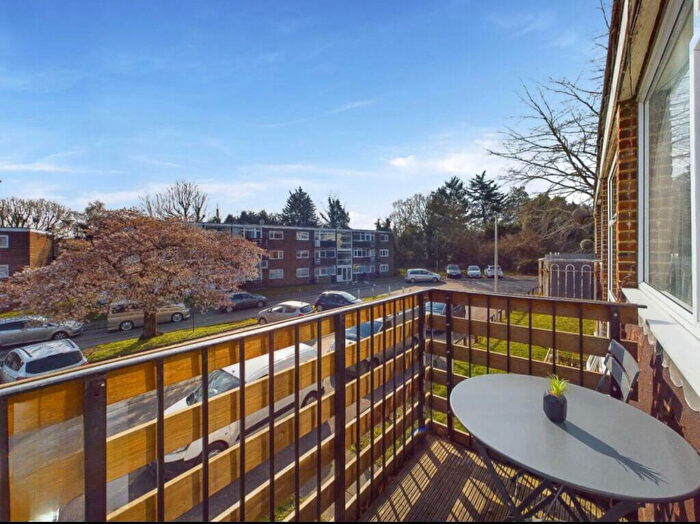 2 Bedroom Flat To Rent In Cypress Court, Rochester, ME2